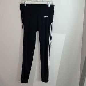 Black Adidas medium leggings